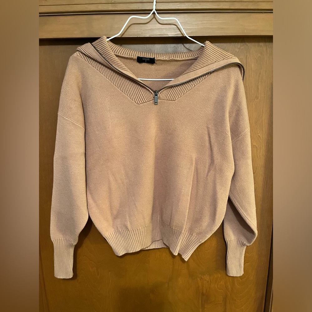 Tahari Sweater size M
